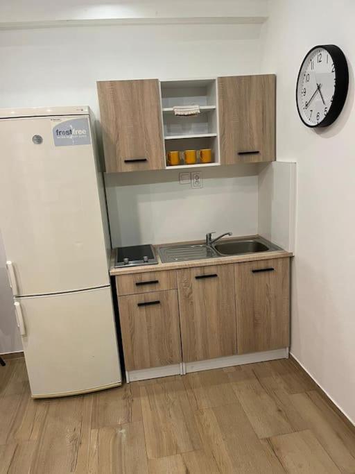 Bada Bing Plaza Apartment Bratislava Bagian luar foto